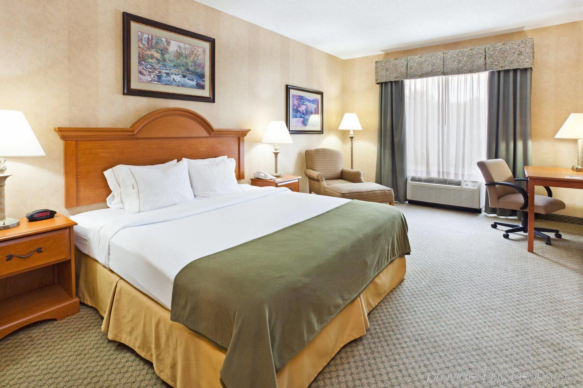 Holiday Inn Express & Suites Sylva / Dillsboro, An Ihg Hotel Habitación foto